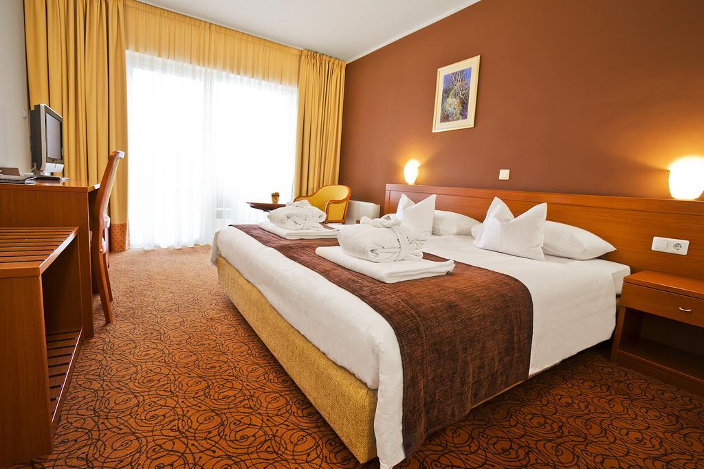 Spa & Wellness Hotel Pinia Malinska Szoba fotó